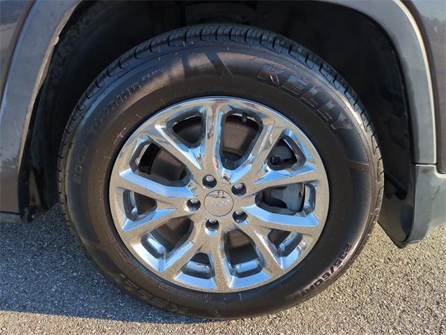 used 2015 Jeep Cherokee car, priced at $9,461