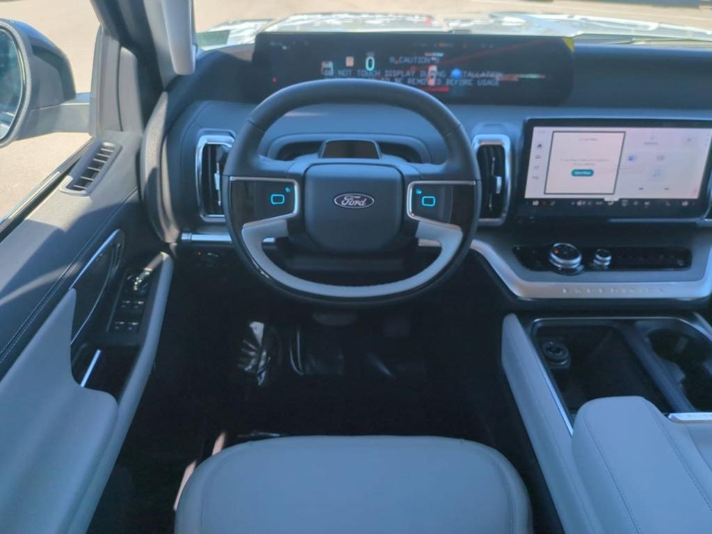 new 2025 Ford Expedition car, priced at $82,214