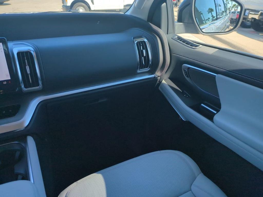 new 2025 Ford Expedition car, priced at $82,214