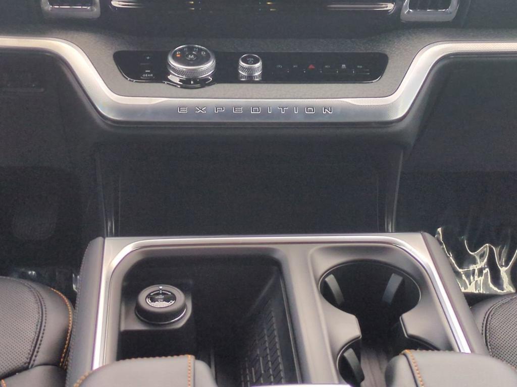 new 2025 Ford Expedition car, priced at $83,520