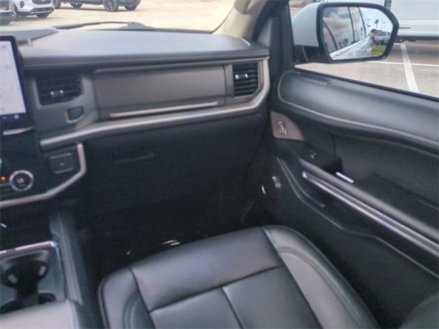 used 2024 Ford Expedition car, priced at $48,655