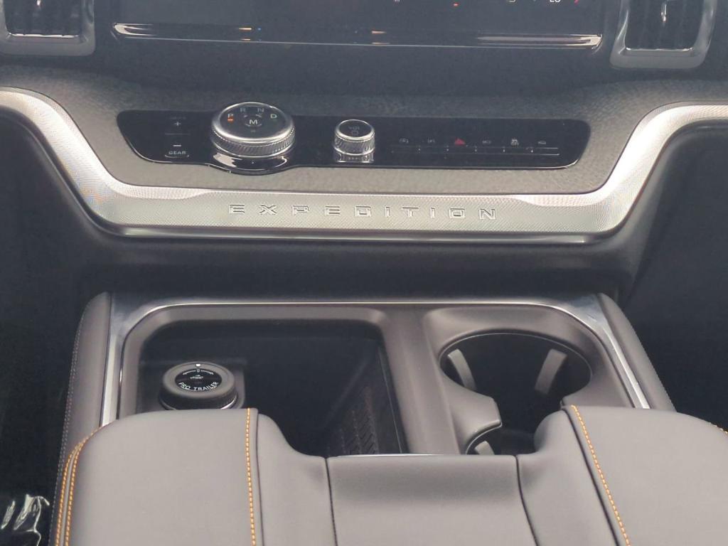 new 2025 Ford Expedition car, priced at $83,025