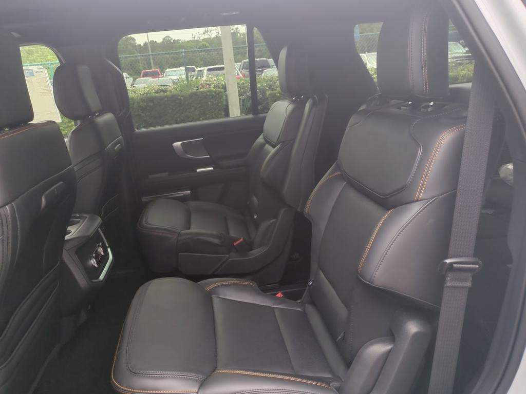 new 2025 Ford Expedition car, priced at $83,025