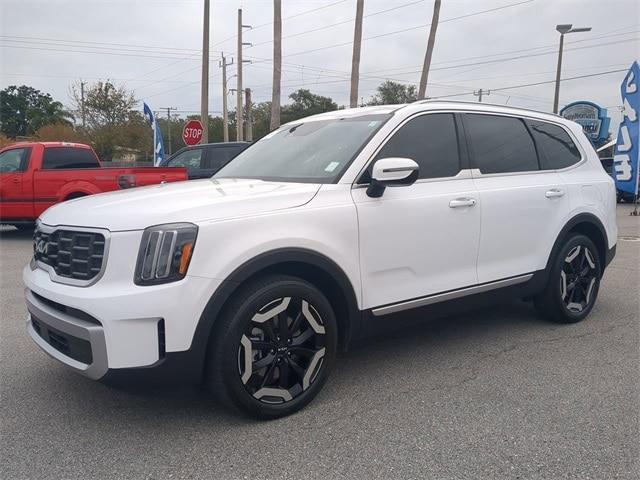 used 2023 Kia Telluride car, priced at $30,026