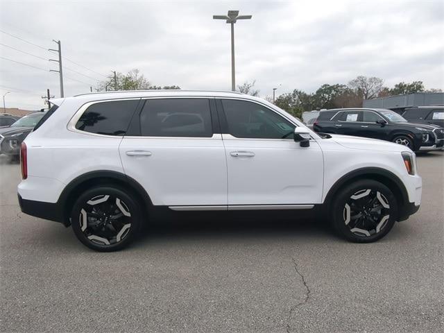 used 2023 Kia Telluride car, priced at $30,026