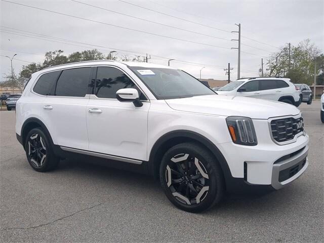 used 2023 Kia Telluride car, priced at $30,026