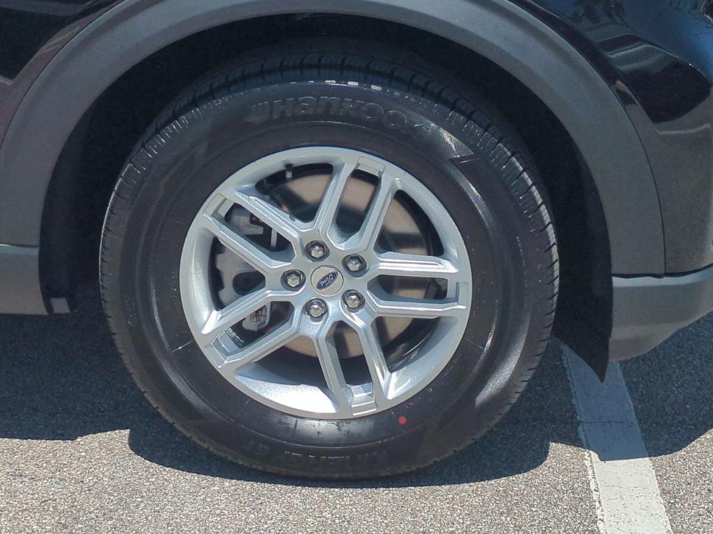 new 2025 Ford Explorer car, priced at $45,645