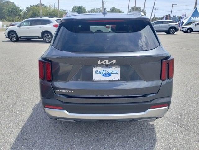 used 2024 Kia Sorento car, priced at $30,900