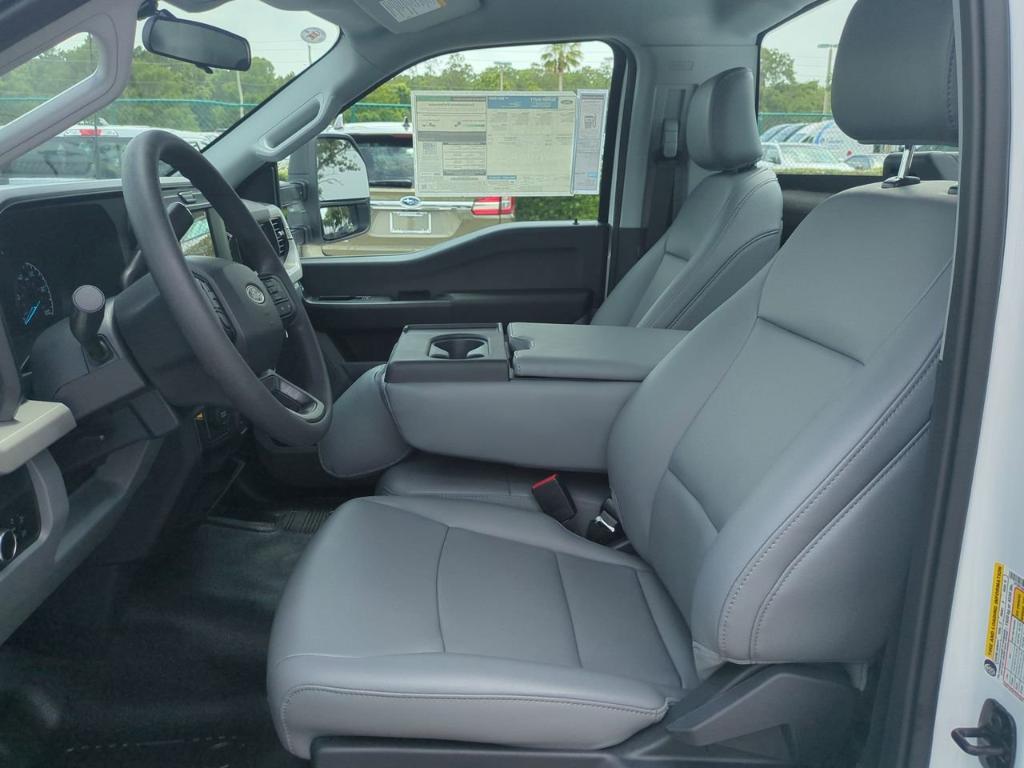 new 2025 Ford F-250 car, priced at $45,895