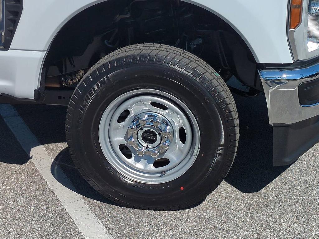 new 2025 Ford F-250 car, priced at $51,925