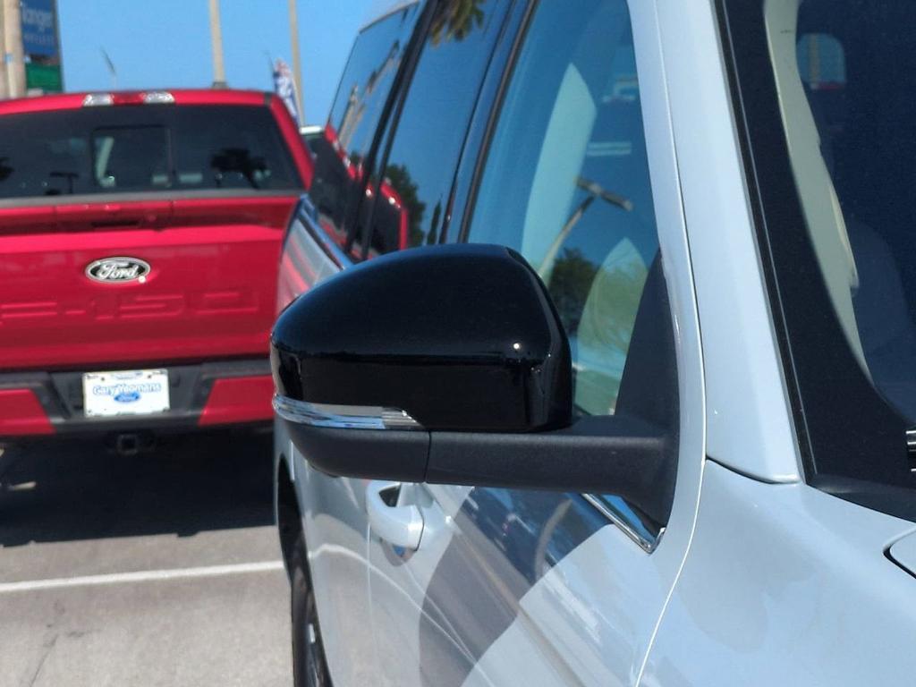 new 2025 Ford Expedition car, priced at $68,210