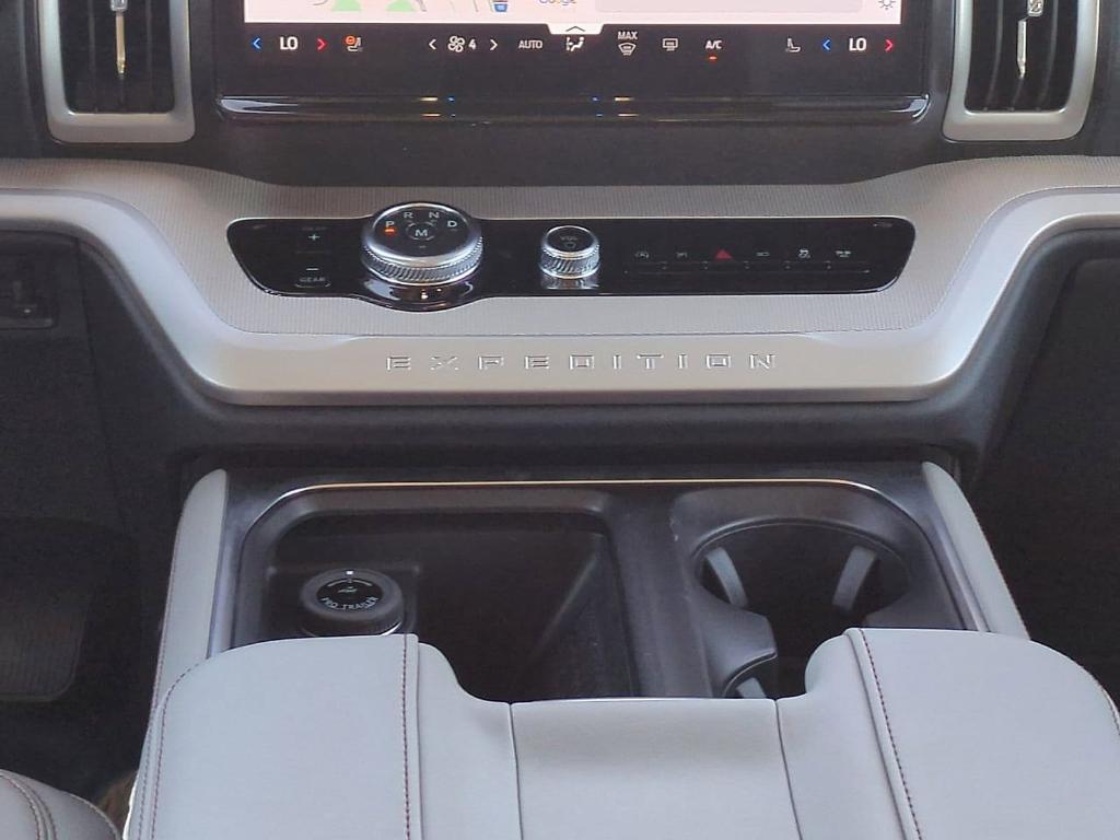 new 2025 Ford Expedition car, priced at $68,210
