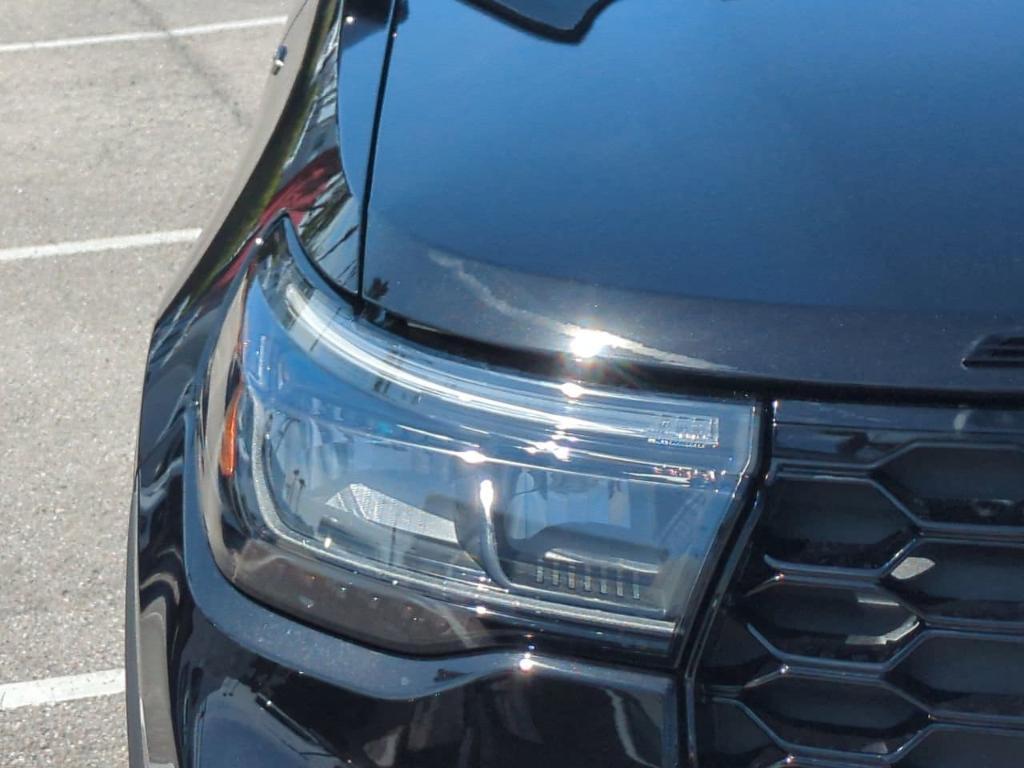 new 2025 Ford Explorer car, priced at $48,405