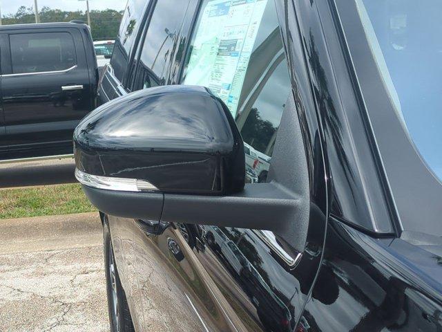 new 2025 Ford Expedition car, priced at $71,304