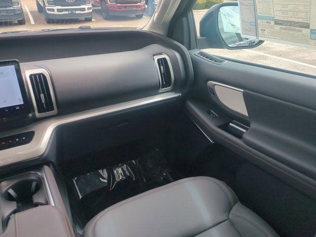 new 2025 Ford Expedition car, priced at $71,304