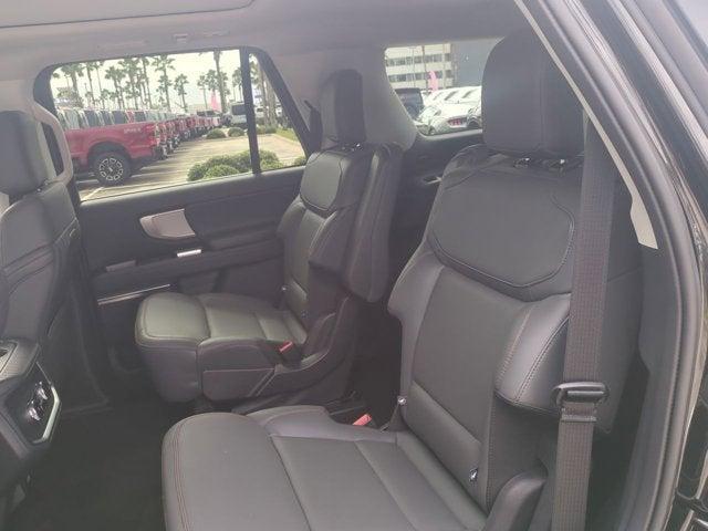new 2025 Ford Expedition car, priced at $71,304