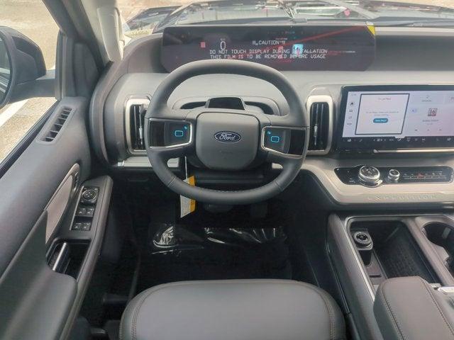 new 2025 Ford Expedition car, priced at $71,304