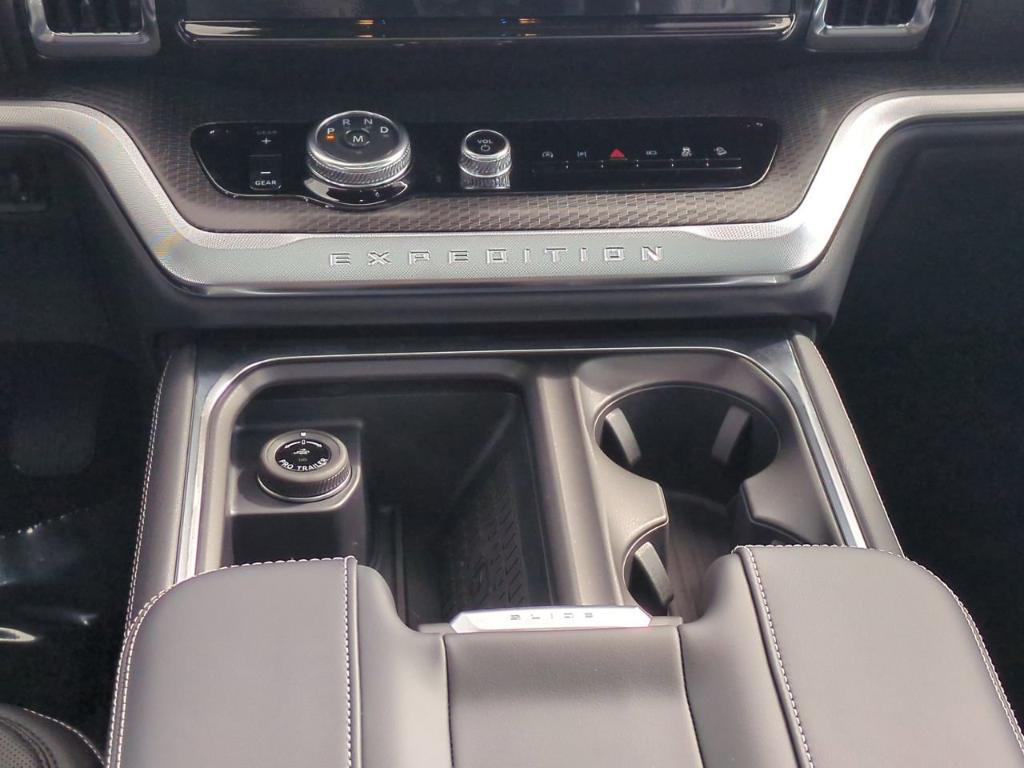 new 2025 Ford Expedition Max car, priced at $89,328