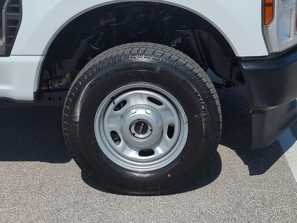 new 2025 Ford F-250 car, priced at $52,335
