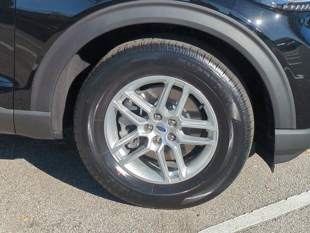 new 2025 Ford Explorer car, priced at $37,927