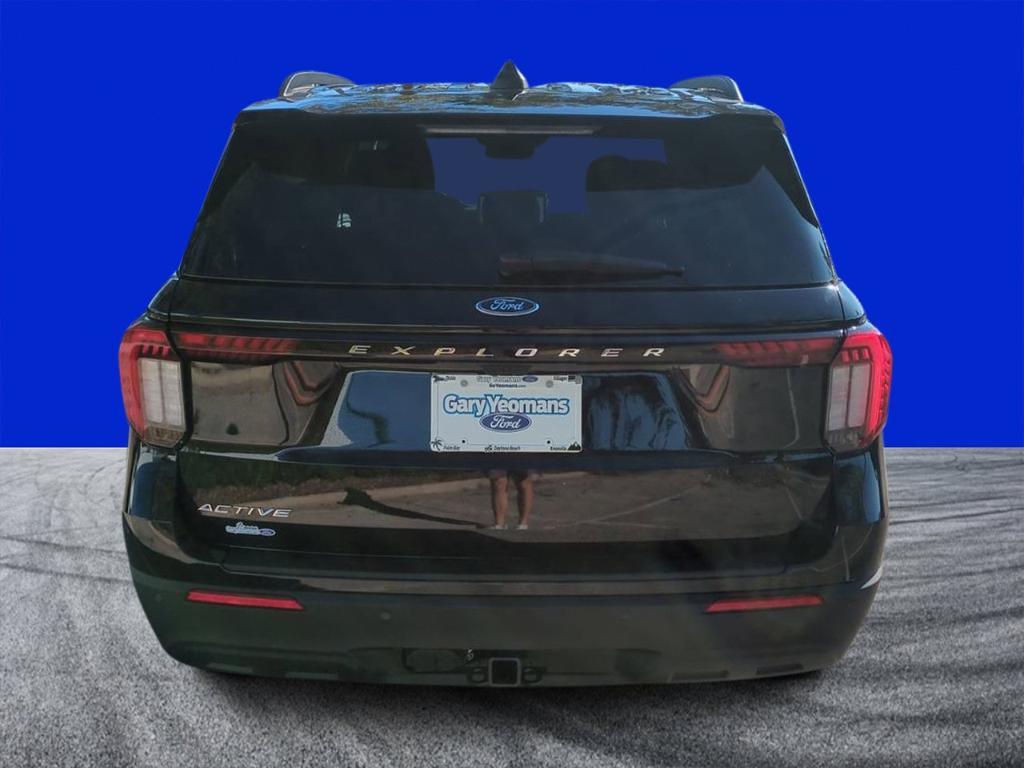 new 2025 Ford Explorer car, priced at $37,927