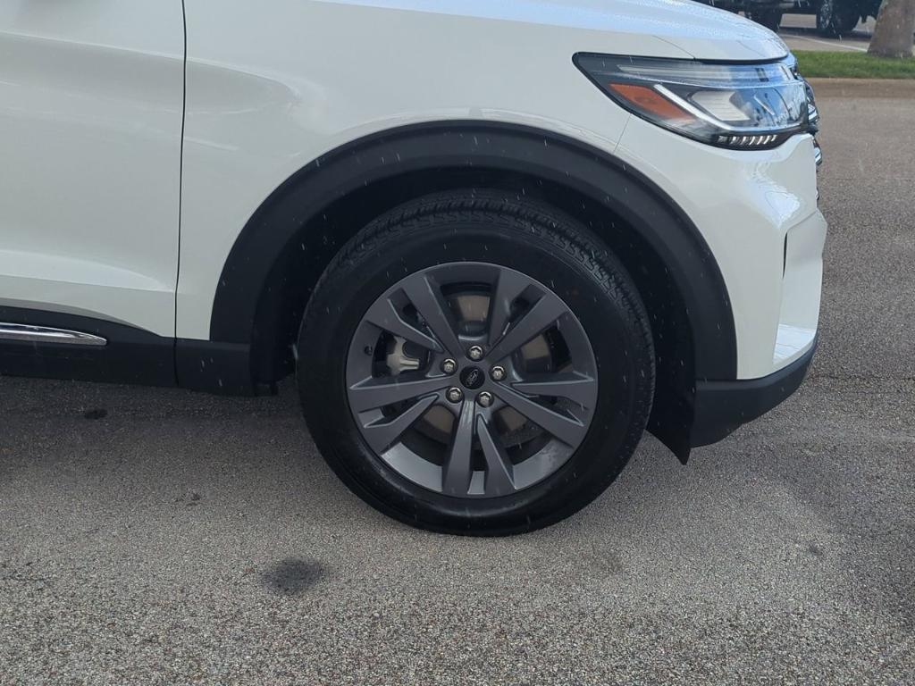 new 2025 Ford Explorer car, priced at $41,160