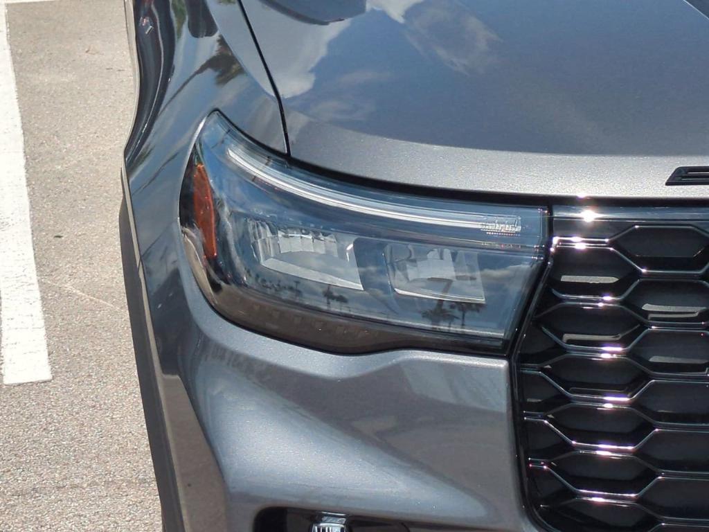 new 2025 Ford Explorer car, priced at $47,045