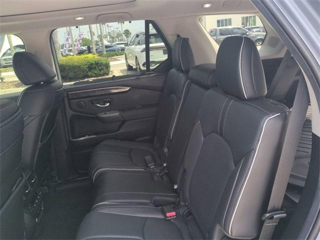used 2025 Honda Pilot car, priced at $50,155