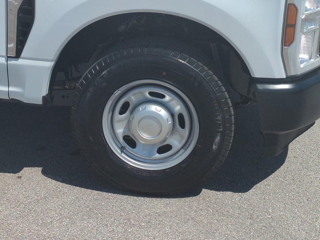 new 2025 Ford F-250 car, priced at $45,895