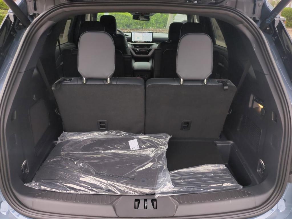 new 2025 Ford Explorer car, priced at $63,269