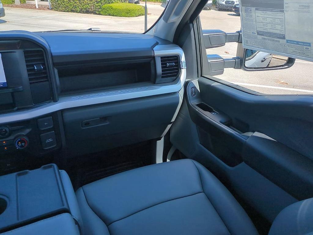 new 2025 Ford F-250 car, priced at $65,210