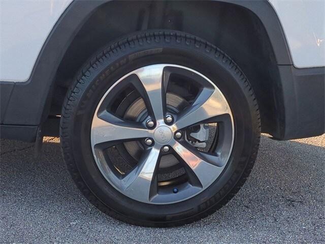 used 2019 Jeep Cherokee car, priced at $11,500