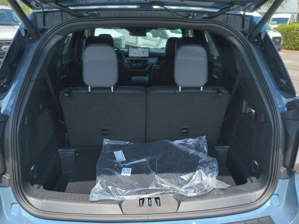 new 2025 Ford Explorer car, priced at $58,984
