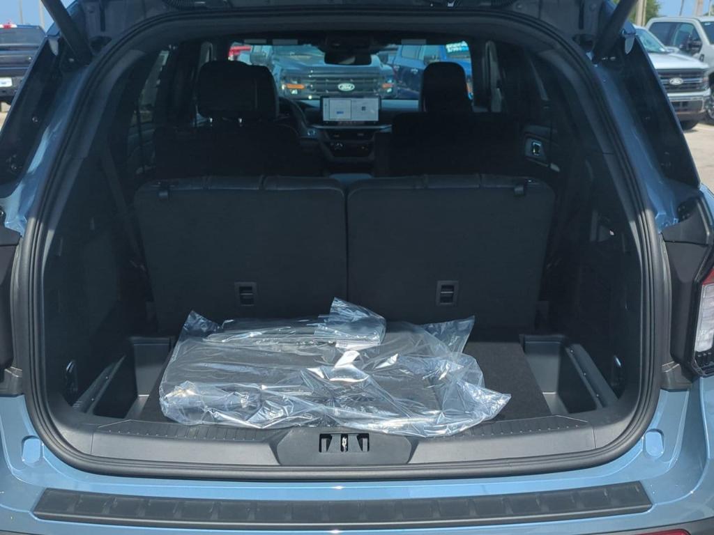 new 2025 Ford Explorer car, priced at $59,185
