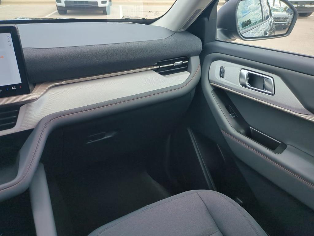 new 2025 Ford Explorer car, priced at $39,197