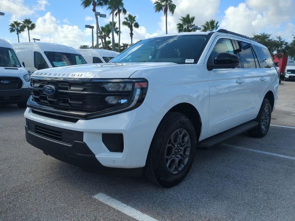 new 2025 Ford Expedition car, priced at $66,954