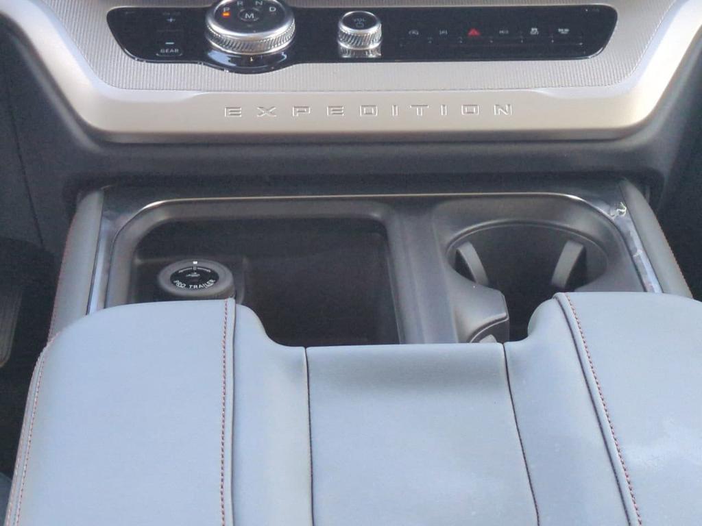 new 2025 Ford Expedition car, priced at $66,954