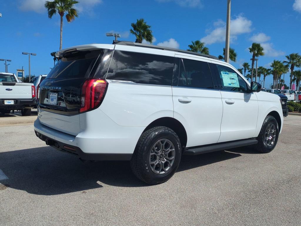 new 2025 Ford Expedition car, priced at $66,954