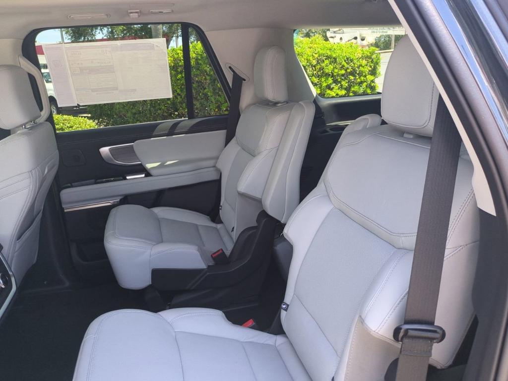 new 2025 Ford Expedition car, priced at $79,730