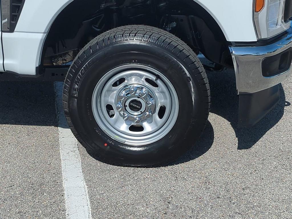 new 2025 Ford F-250 car, priced at $51,925