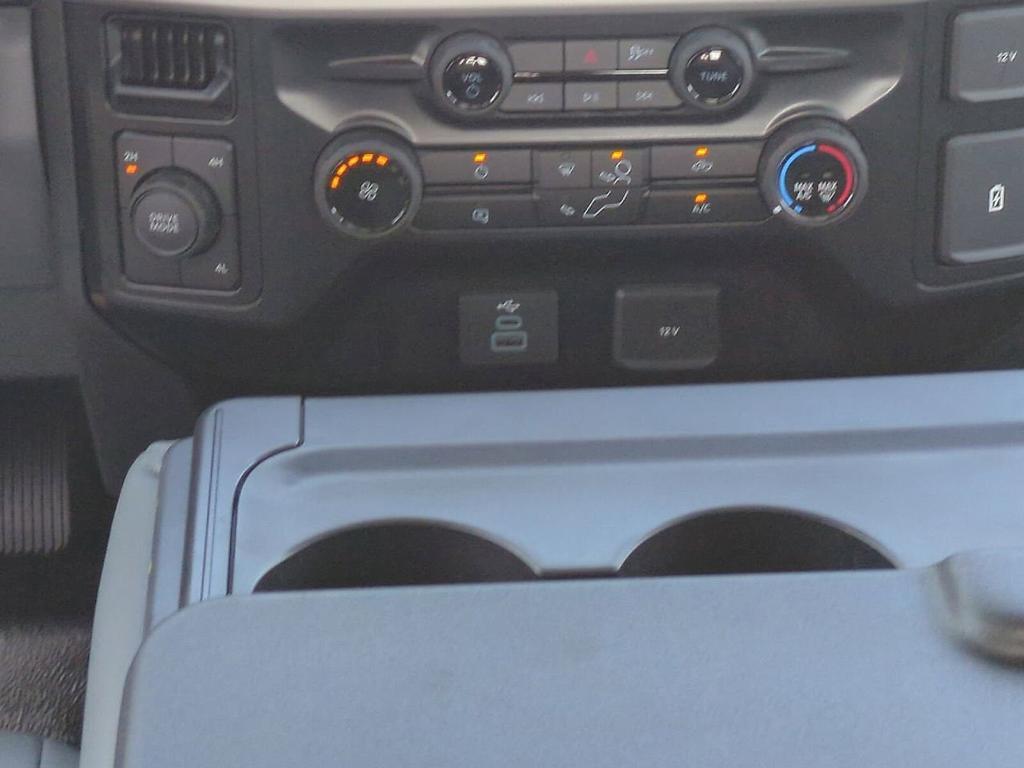 new 2025 Ford F-250 car, priced at $51,925