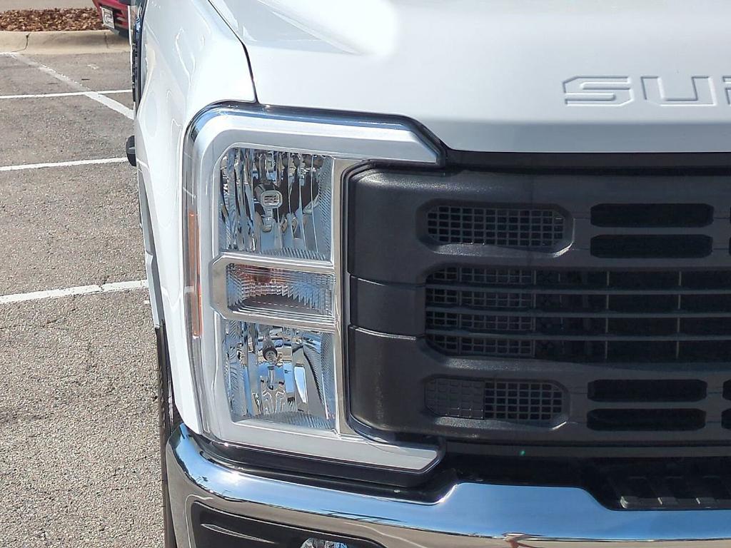 new 2025 Ford F-250 car, priced at $51,925
