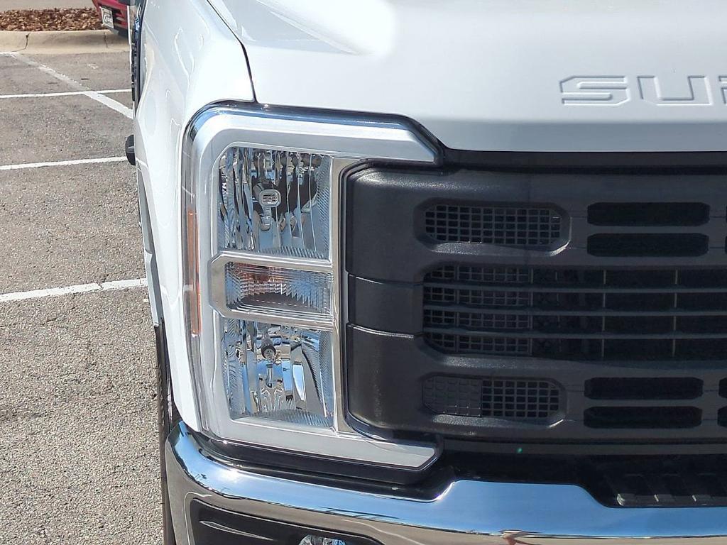 new 2025 Ford F-250 car, priced at $51,925