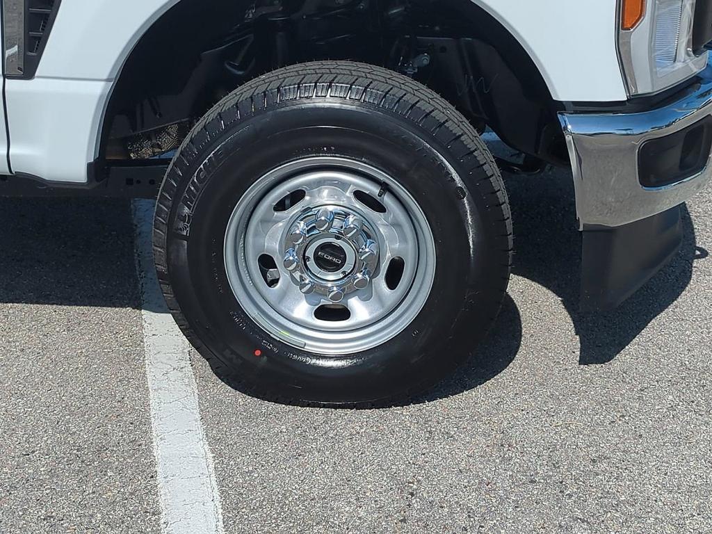 new 2025 Ford F-250 car, priced at $51,925