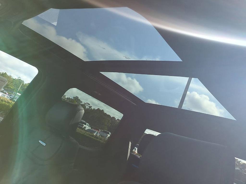 new 2025 Ford F-250 car, priced at $85,672