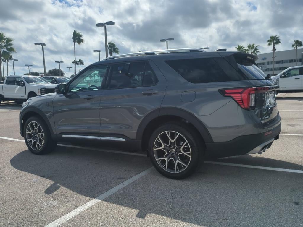 new 2025 Ford Explorer car, priced at $57,364
