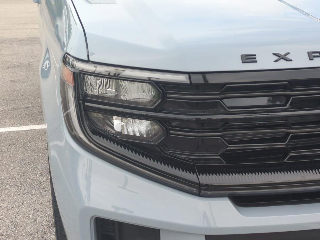 new 2025 Ford Expedition car, priced at $83,710