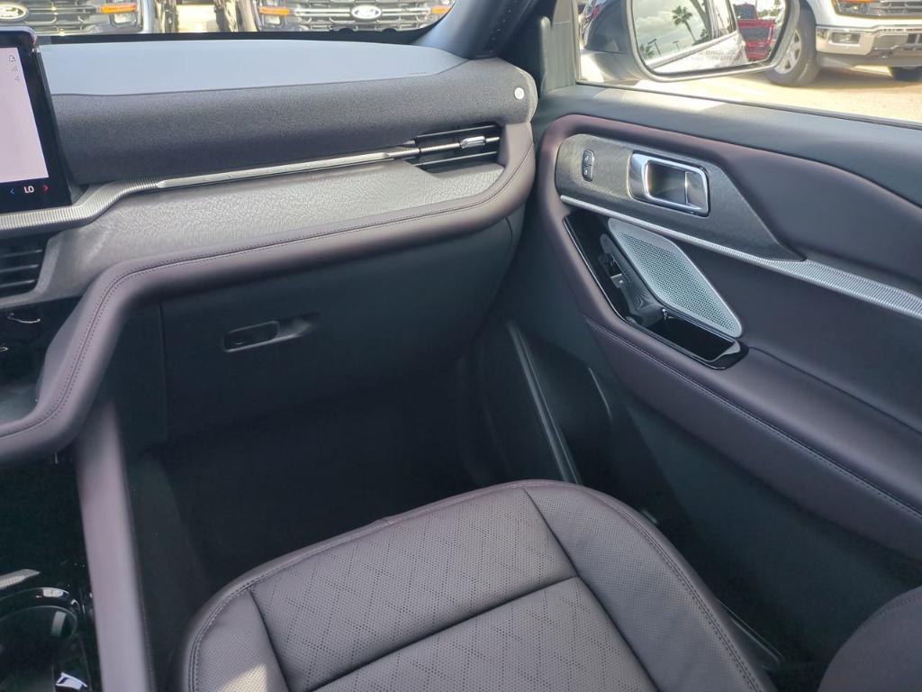 new 2025 Ford Explorer car, priced at $55,534
