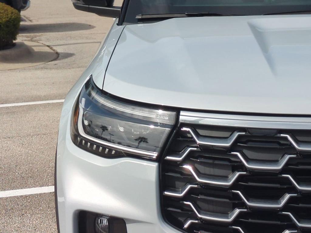 new 2025 Ford Explorer car, priced at $55,534