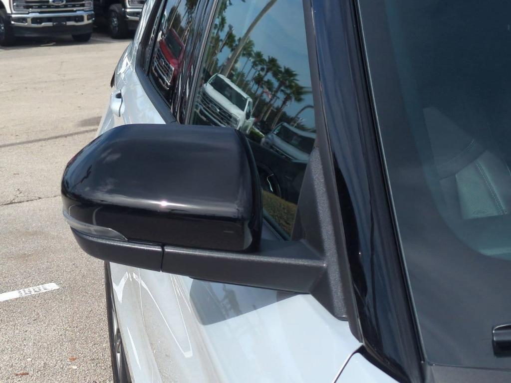 new 2025 Ford Explorer car, priced at $55,534